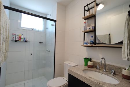 Apartamento à venda com 80m², 2 quartos e 2 vagasBanheiro Social