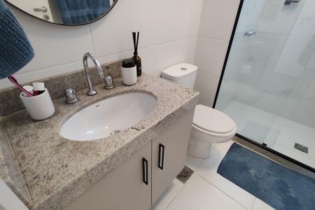 Apartamento à venda com 80m², 2 quartos e 2 vagasBanheiro da Suíte