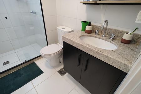 Apartamento à venda com 80m², 2 quartos e 2 vagasBanheiro Social