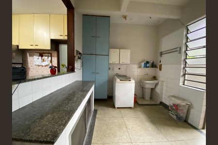 Casa à venda com 175m², 5 quartos e 2 vagasÁrea de Serviço