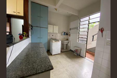 Casa à venda com 175m², 5 quartos e 2 vagasÁrea de Serviço
