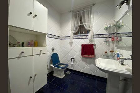 Casa à venda com 175m², 5 quartos e 2 vagasBanheiro