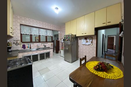 Casa à venda com 175m², 5 quartos e 2 vagasCozinha