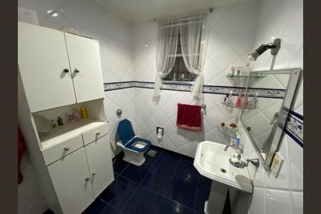 Casa à venda com 175m², 5 quartos e 2 vagasBanheiro