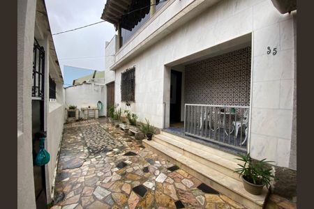 Casa à venda com 175m², 5 quartos e 2 vagasÁrea Externa
