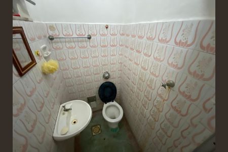 Casa à venda com 175m², 5 quartos e 2 vagasBanheiro de Serviço