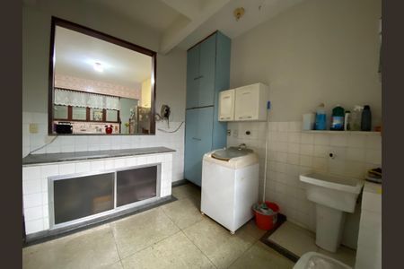 Casa à venda com 175m², 5 quartos e 2 vagasÁrea de Serviço