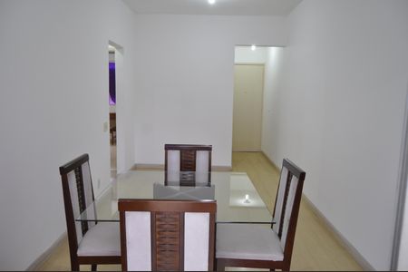 Apartamento à venda com 57m², 2 quartos e 1 vagaSala