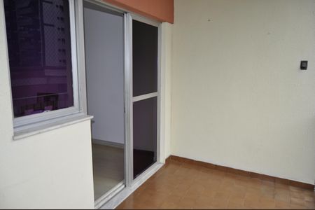 Apartamento à venda com 57m², 2 quartos e 1 vagaVaranda