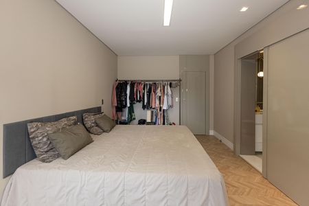 Casa à venda com 600m², 4 quartos e 4 vagas Casa à venda com 600m², 4 quartos e 4 vagasSuíte 3