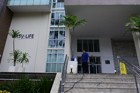 Apartamento para alugar com 56m², 2 quartos e 1 vaga Apartamento para alugar com 56m², 2 quartos e 1 vagaFachada