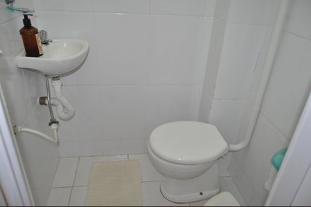 Apartamento à venda com 75m², 2 quartos e 2 vagasBanheiro 1