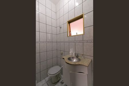 Casa para alugar com 360m², 4 quartos e 3 vagas Casa para alugar com 360m², 4 quartos e 3 vagasBanheiro