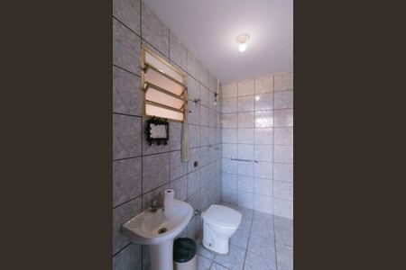 Casa para alugar com 360m², 4 quartos e 3 vagas Casa para alugar com 360m², 4 quartos e 3 vagasBanheiro de Serviço