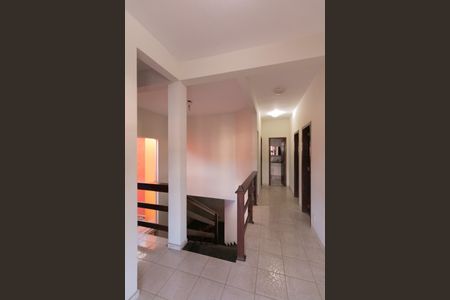 Casa para alugar com 360m², 4 quartos e 3 vagas Casa para alugar com 360m², 4 quartos e 3 vagasCorredor