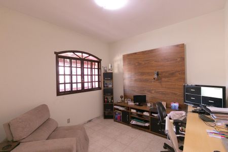 Casa para alugar com 360m², 4 quartos e 3 vagas Casa para alugar com 360m², 4 quartos e 3 vagasEscritório