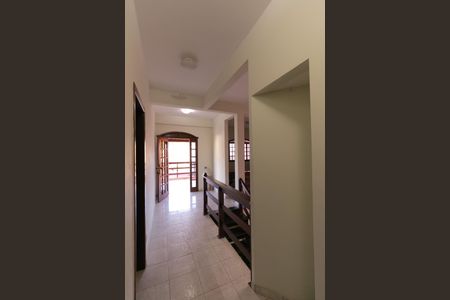 Casa para alugar com 360m², 4 quartos e 3 vagas Casa para alugar com 360m², 4 quartos e 3 vagasCorredor