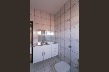 Casa para alugar com 360m², 4 quartos e 3 vagas Casa para alugar com 360m², 4 quartos e 3 vagasBanheiro 2