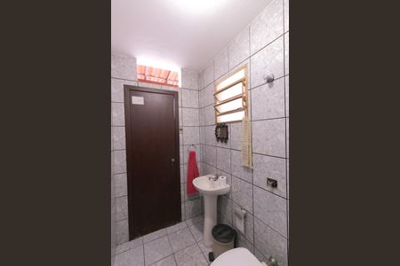 Casa para alugar com 360m², 4 quartos e 3 vagas Casa para alugar com 360m², 4 quartos e 3 vagasBanheiro de Serviço