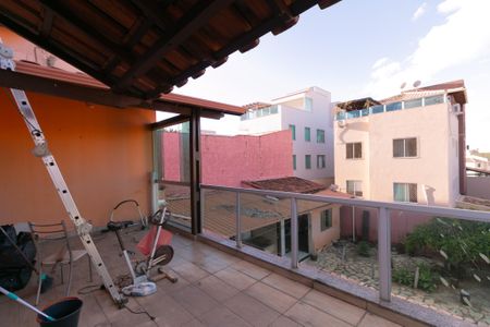 Casa para alugar com 360m², 4 quartos e 3 vagas Casa para alugar com 360m², 4 quartos e 3 vagasVaranda do Quarto 3