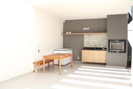 Apartamento para alugar com 36m², 2 quartos e sem vagaÁrea comum - Churrasqueira