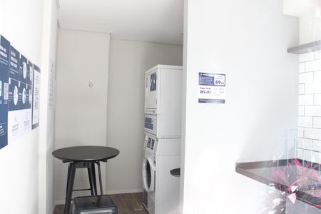 Apartamento para alugar com 36m², 2 quartos e sem vagaÁrea comum - Lavanderia