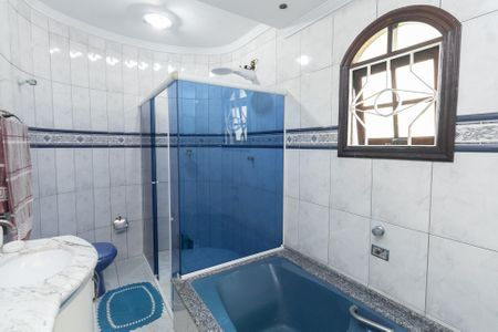 Casa à venda com 204m², 3 quartos e 4 vagasBanheiro da Suíte