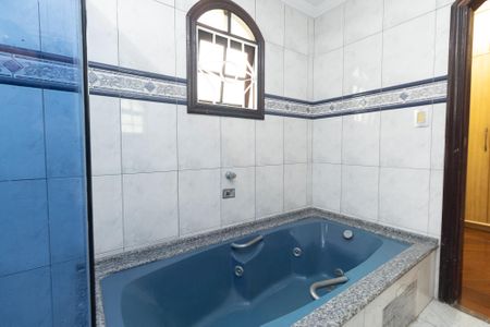 Casa à venda com 204m², 3 quartos e 4 vagasBanheiro da Suíte