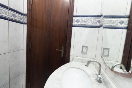 Casa à venda com 204m², 3 quartos e 4 vagasBanheiro Social