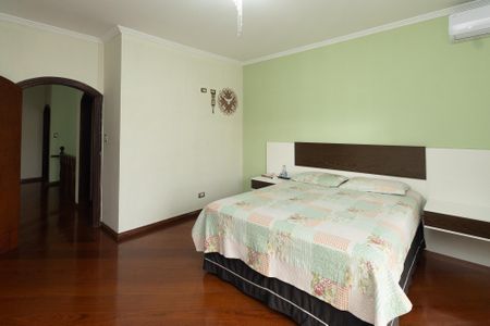 Casa à venda com 204m², 3 quartos e 4 vagasSuíte