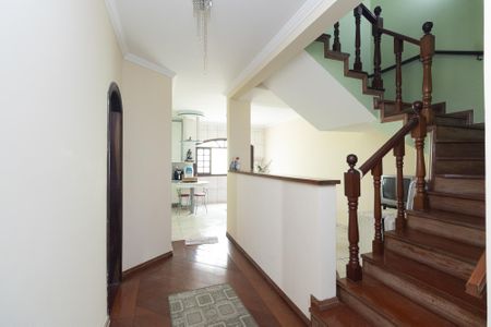 Casa à venda com 204m², 3 quartos e 4 vagasEscada