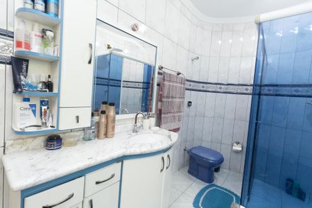 Casa à venda com 204m², 3 quartos e 4 vagasBanheiro da Suíte