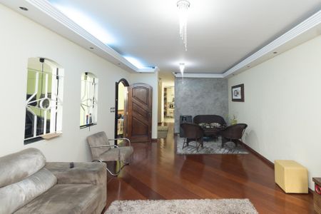 Casa à venda com 204m², 3 quartos e 4 vagasSala