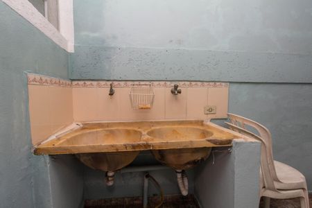 Casa para alugar com 68m², 1 quarto e sem vagaÁrea de Serviço e Quintal