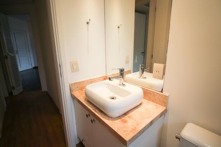 Apartamento para alugar com 87m², 2 quartos e 2 vagasBanheiro