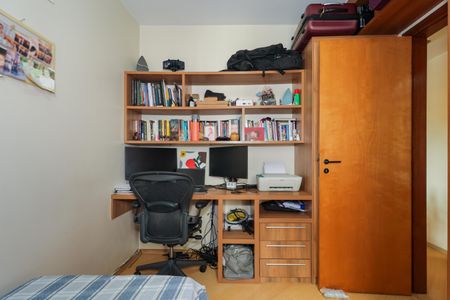 Apartamento à venda com 77m², 2 quartos e 2 vagasQuarto 