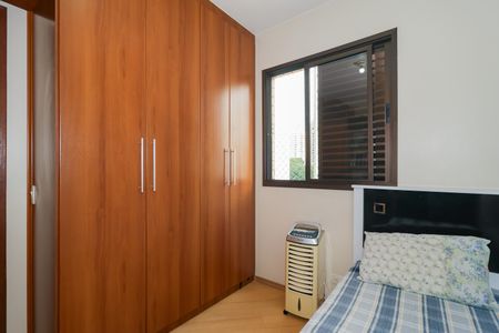 Apartamento à venda com 77m², 2 quartos e 2 vagasQuarto 
