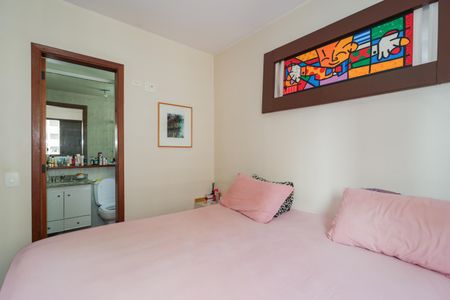 Apartamento à venda com 77m², 2 quartos e 2 vagasSuíte