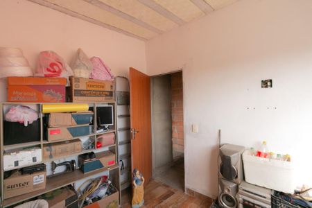 Casa à venda com 200m², 5 quartos e sem vaga Casa à venda com 200m², 5 quartos e sem vagaQuarto 4