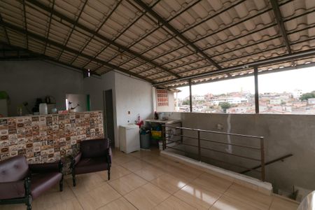 Casa à venda com 200m², 5 quartos e sem vaga Casa à venda com 200m², 5 quartos e sem vagaSala