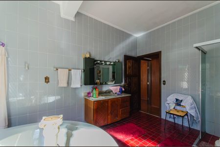 Casa à venda com 600m², 5 quartos e 6 vagas Casa à venda com 600m², 5 quartos e 6 vagasBanheiro da Suíte 1