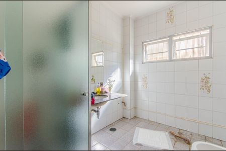 Casa à venda com 600m², 5 quartos e 6 vagas Casa à venda com 600m², 5 quartos e 6 vagasBanheiro da Suíte 2