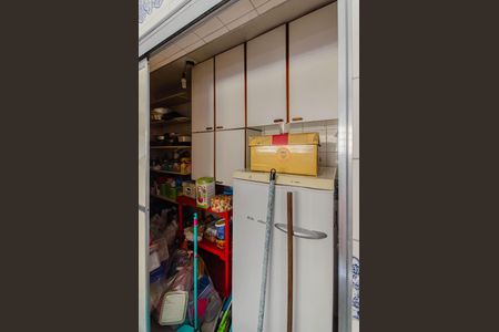 Casa à venda com 600m², 5 quartos e 6 vagas Casa à venda com 600m², 5 quartos e 6 vagasCozinha