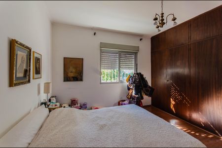 Casa à venda com 600m², 5 quartos e 6 vagas Casa à venda com 600m², 5 quartos e 6 vagasQuarto 2