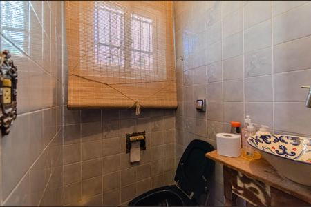 Casa à venda com 600m², 5 quartos e 6 vagas Casa à venda com 600m², 5 quartos e 6 vagasLavabo