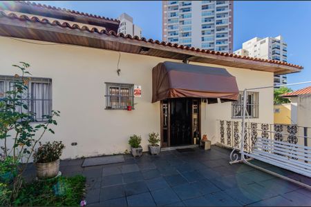 Casa à venda com 600m², 5 quartos e 6 vagas Casa à venda com 600m², 5 quartos e 6 vagasEntrada