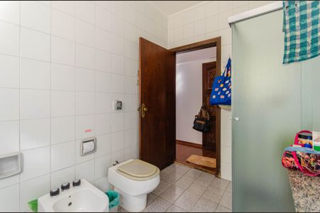 Casa à venda com 600m², 5 quartos e 6 vagas Casa à venda com 600m², 5 quartos e 6 vagasBanheiro da Suíte 2