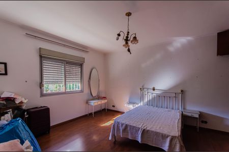 Casa à venda com 600m², 5 quartos e 6 vagas Casa à venda com 600m², 5 quartos e 6 vagasQuarto 1