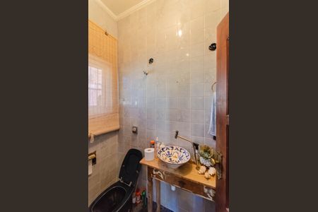 Casa à venda com 600m², 5 quartos e 6 vagas Casa à venda com 600m², 5 quartos e 6 vagasLavabo