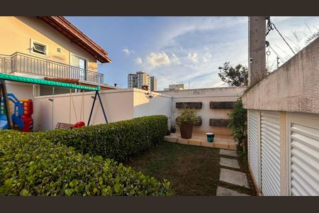 Casa de condomínio à venda com 73m², 2 quartos e 2 vagasHorta
